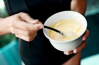 Korištenje domaćeg šampona može obnoviti oštećenu kosu